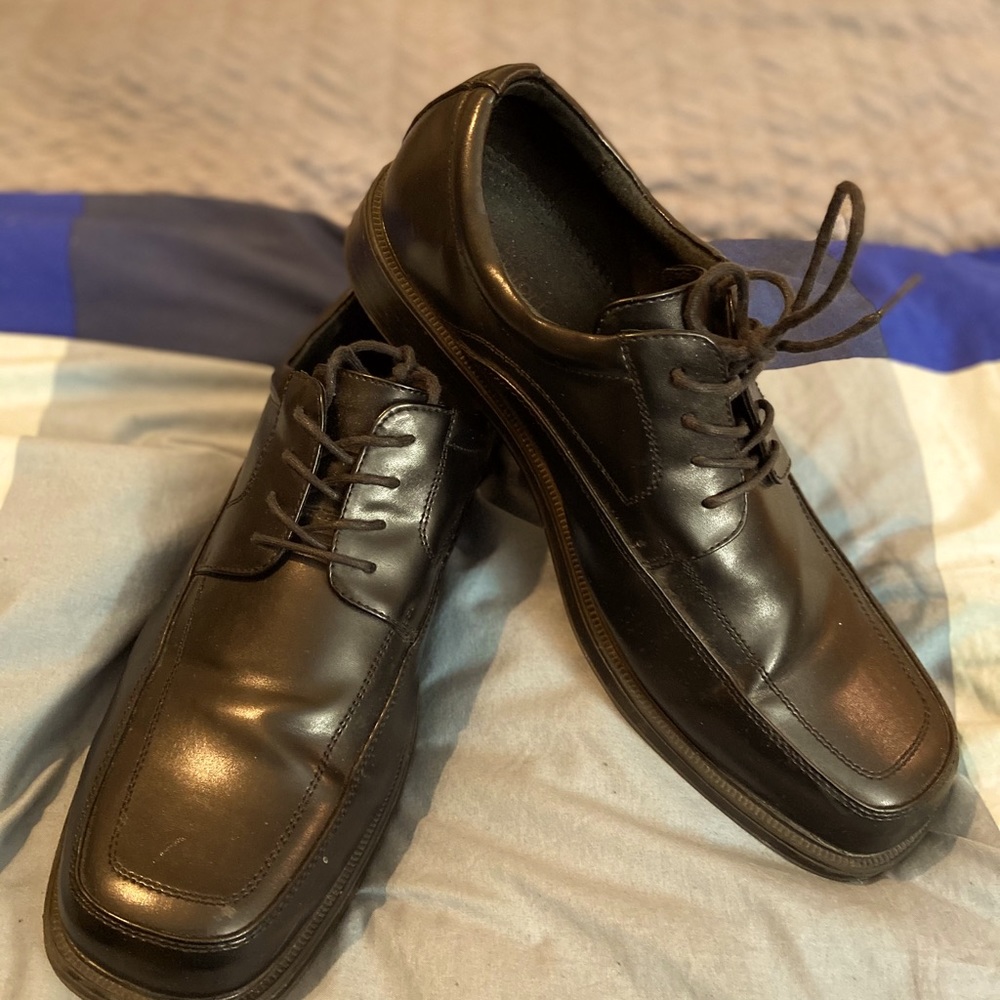 Dexter dress shoes